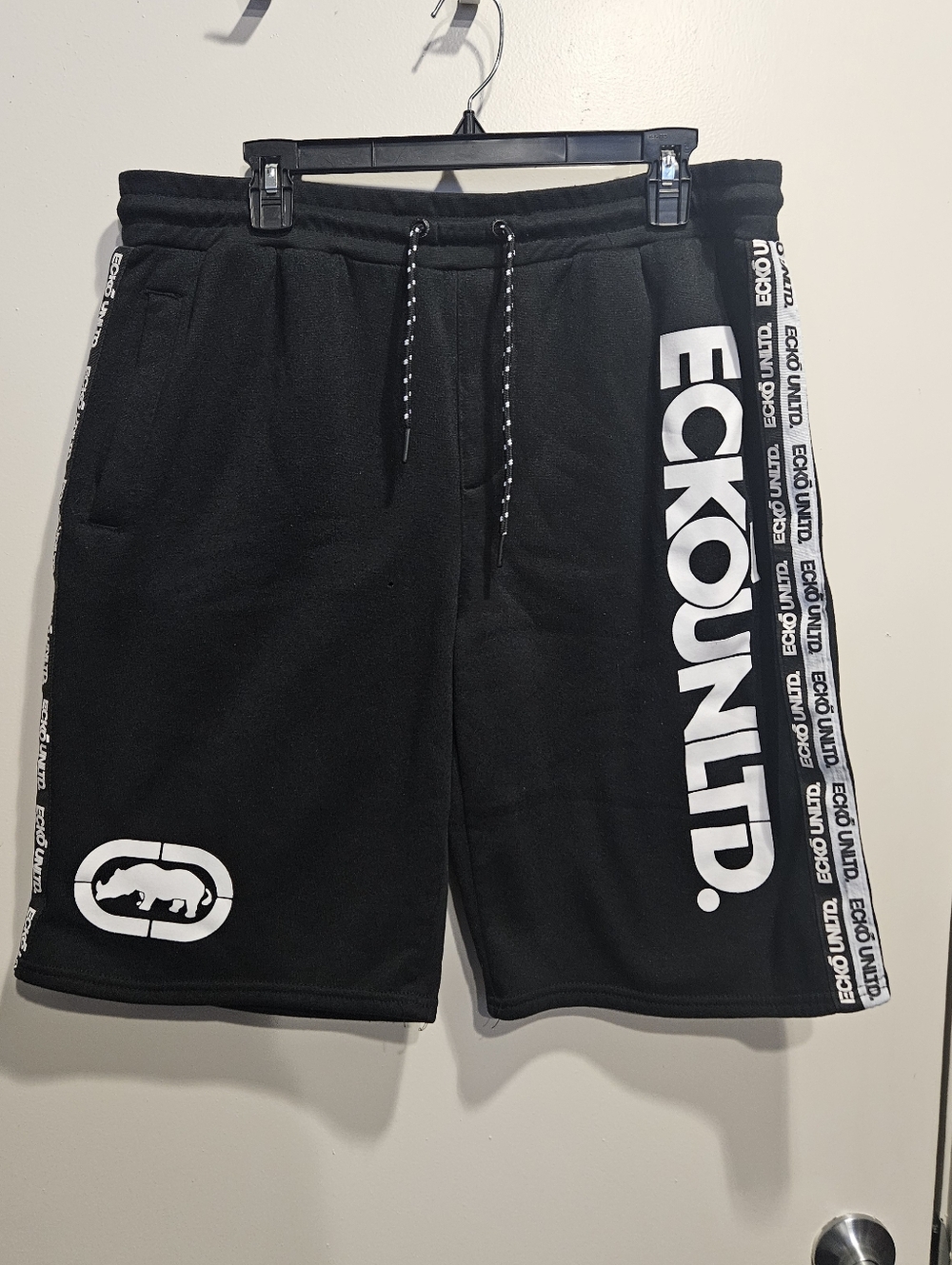 Ecko Unlimited Men’s Black Logo Fleece Shorts XL